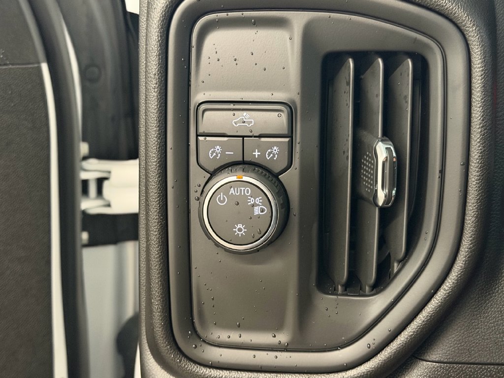 Used 2026 Chevrolet Silverado 1500 Custom RWD image 26