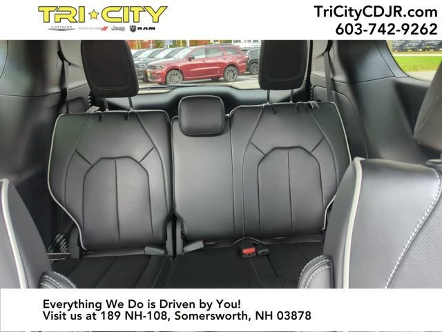 New 2026 Chrysler Pacifica Limited w/ S Appearance Package image 25