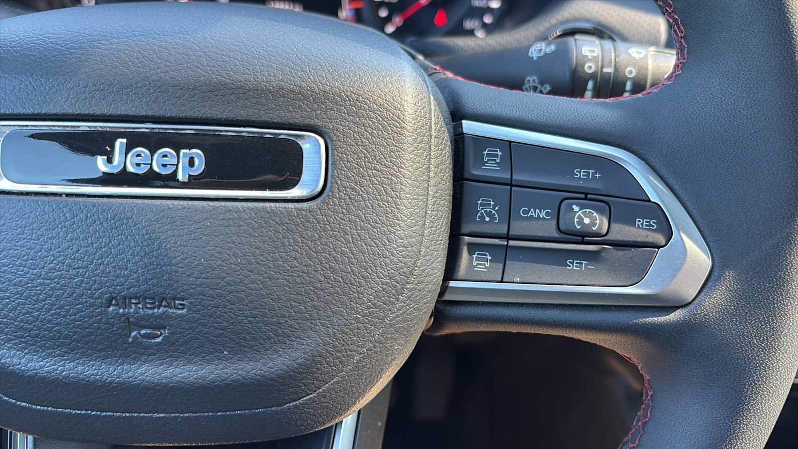 Used 2026 Jeep Compass Trailhawk AWD/4WD image 10