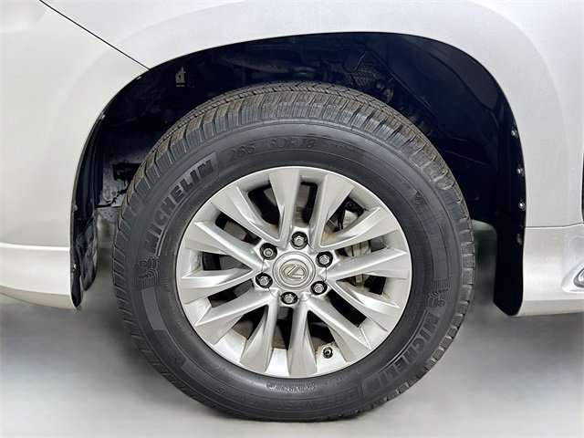 Used 2017 Lexus GX 460 image 32
