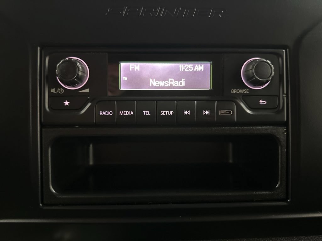 Used 2019 Freightliner Sprinter 144 RWD image 22