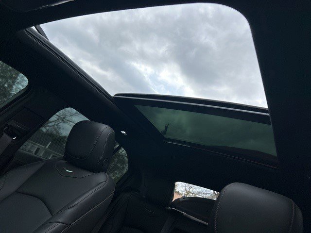 Certified 2023 Cadillac XT4 Sport w/ Cold Weather Package image 17