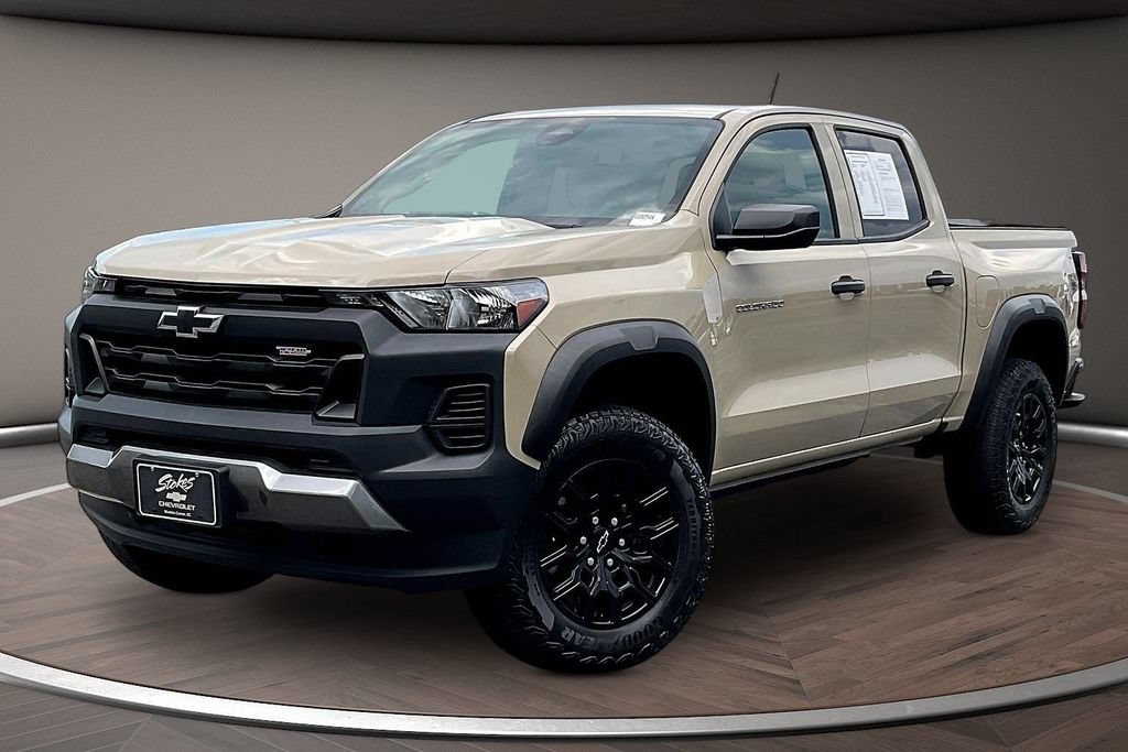 Used 2024 Chevrolet Colorado Trail Boss AWD/4WD image 3