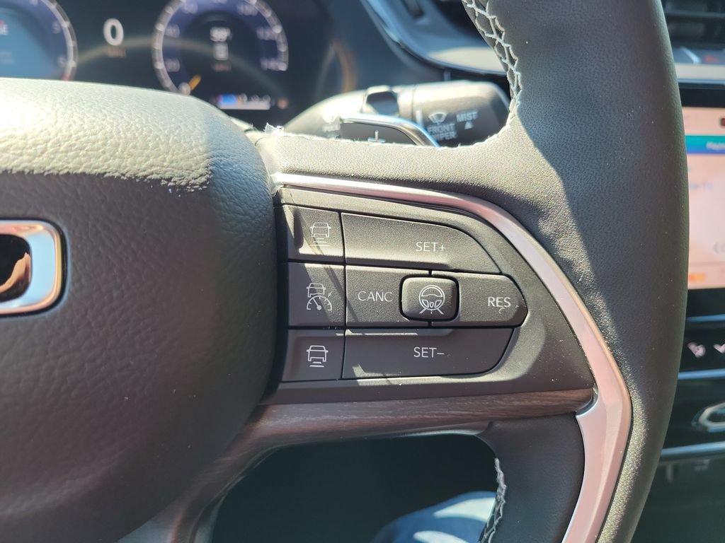 New 2026 Jeep Grand Cherokee Limited w/ Limited Altitude Package RWD image 15