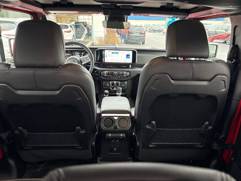 Used 2025 Jeep Wrangler Sahara image 18