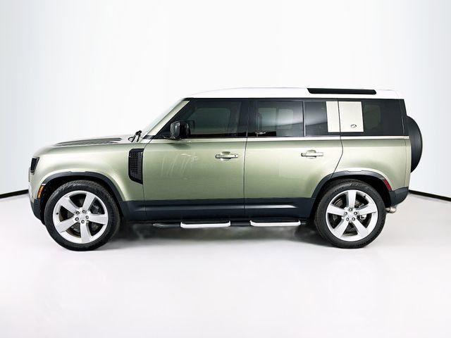 Used 2024 Land Rover Defender 110 SE AWD/4WD image 8