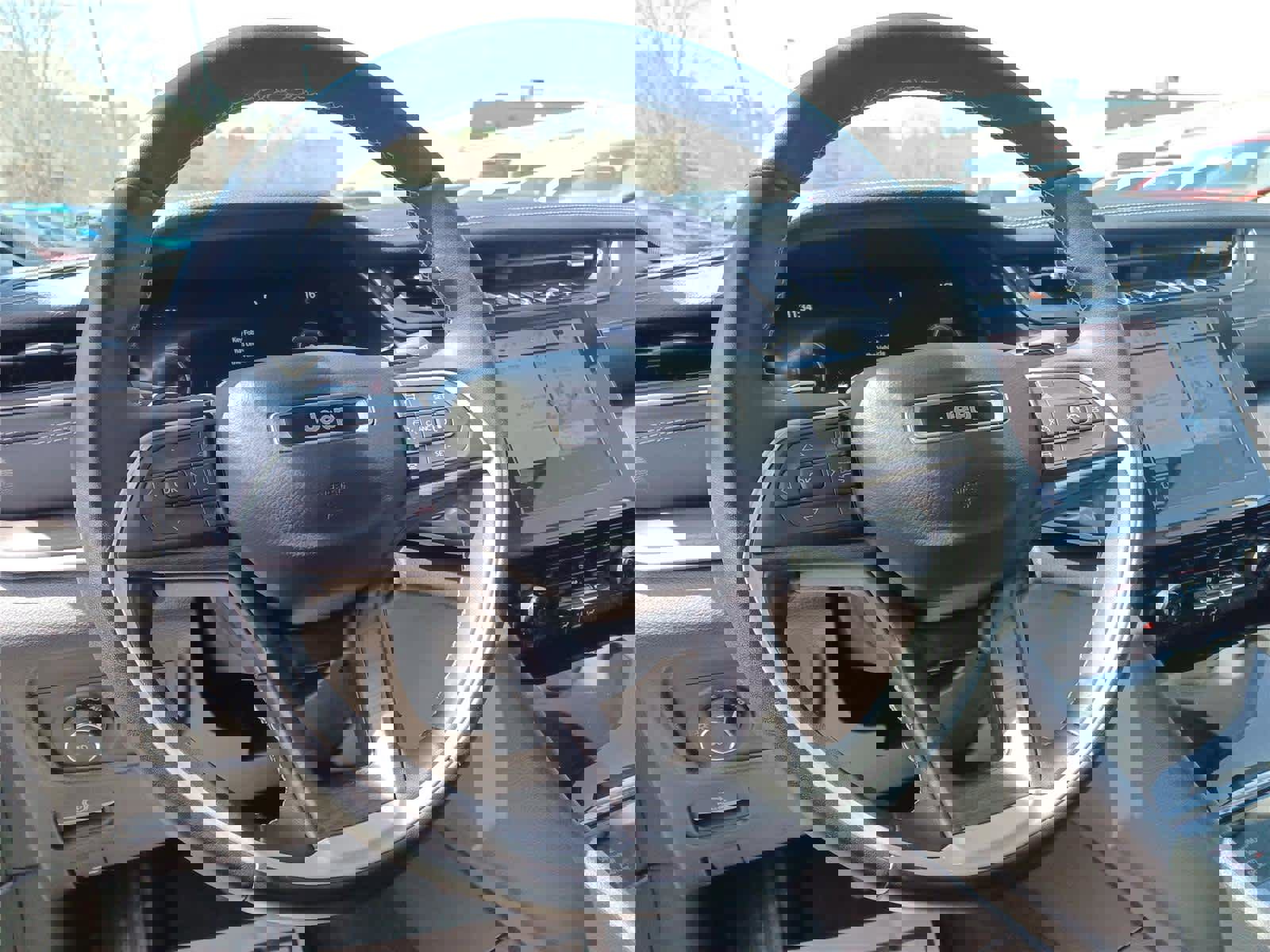 Used 2022 Jeep Grand Cherokee L Limited image 9