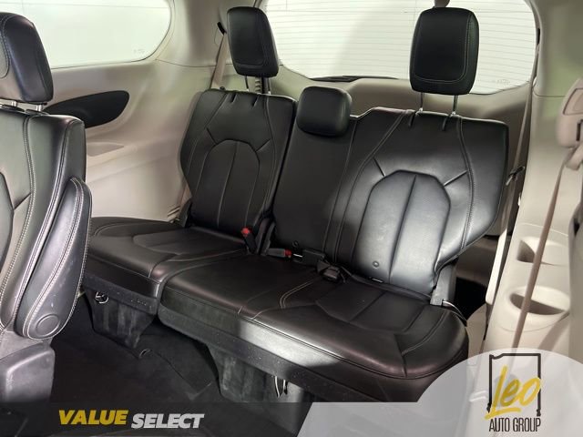 Used 2021 Chrysler Voyager Lxi image 12
