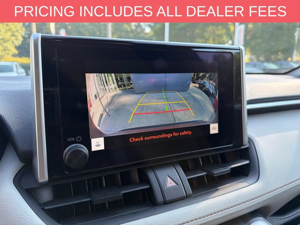 Used 2025 Toyota RAV4 XLE AWD/4WD image 12