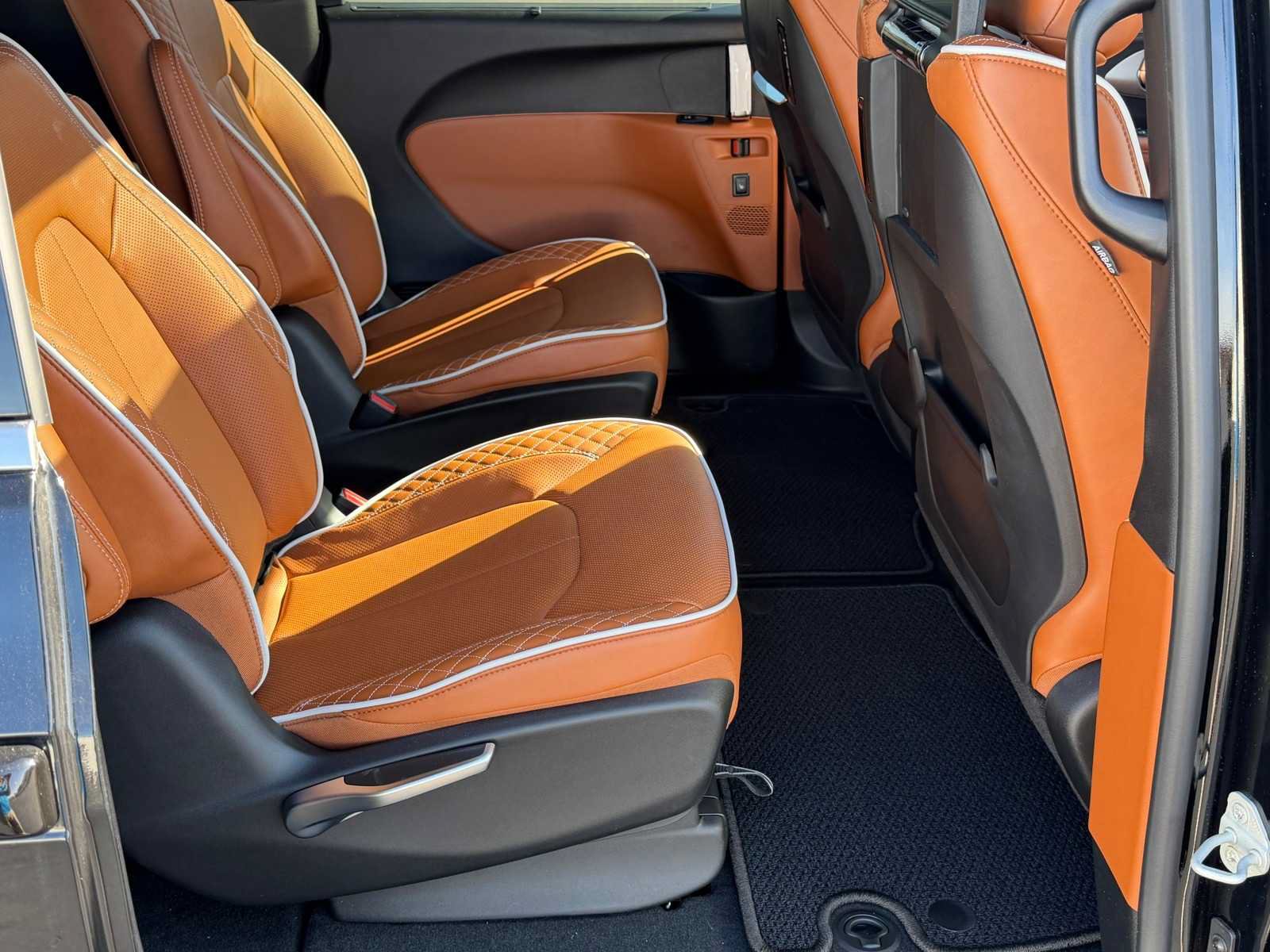 New 2026 Chrysler Pacifica Pinnacle AWD/4WD image 28