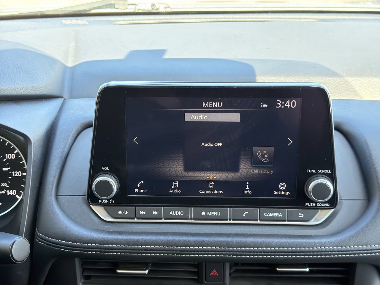 Used 2024 Nissan Rogue SV AWD/4WD image 16