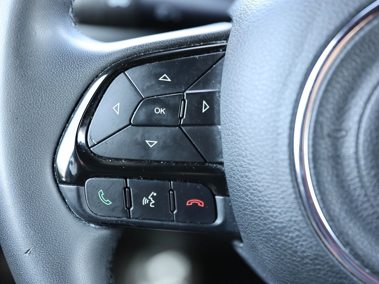 Used 2022 Jeep Renegade Altitude image 35