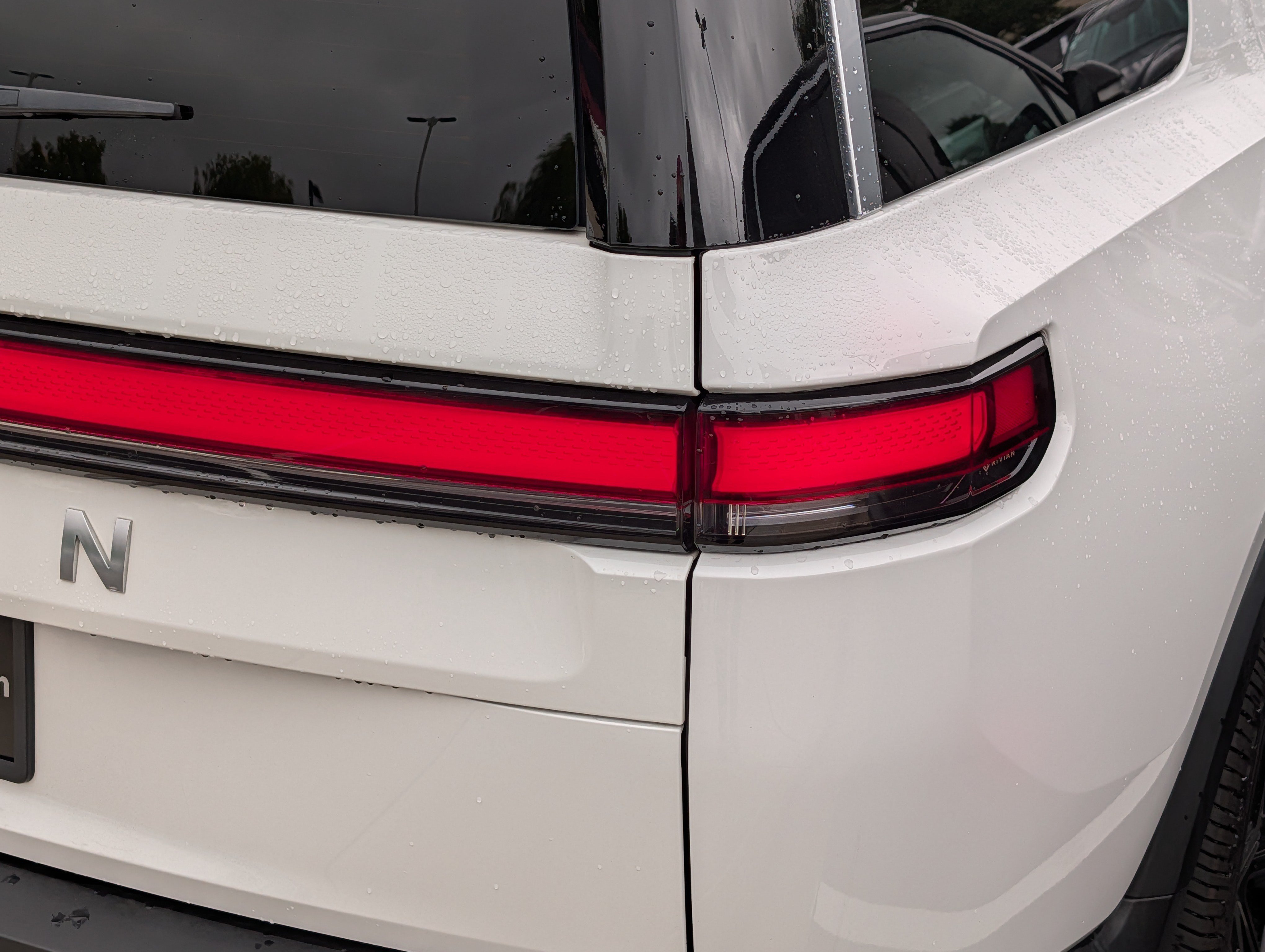 Used 2023 Rivian R1S Adventure Dual AWD/4WD image 17