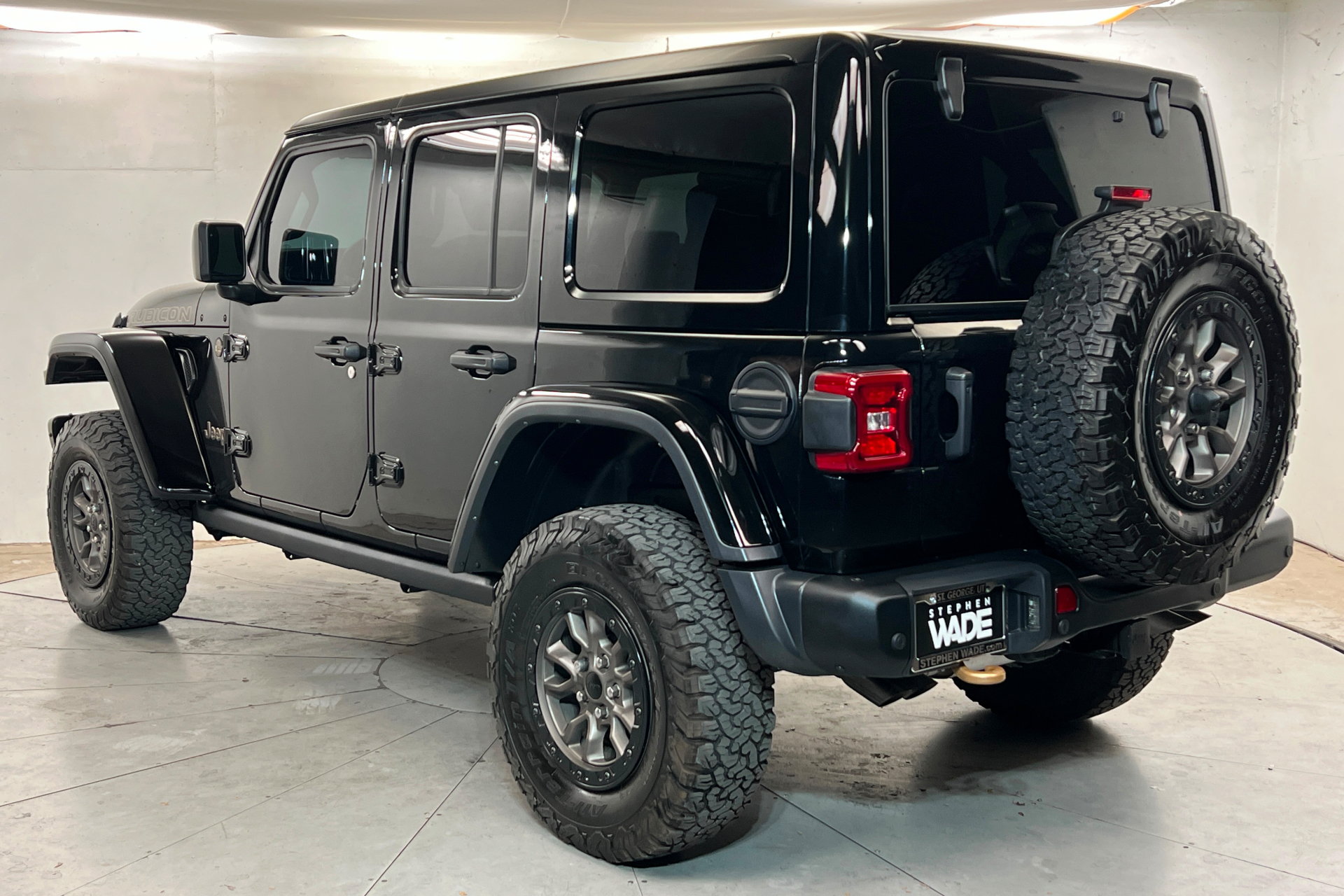 Used 2023 Jeep Wrangler Unlimited Rubicon 392 w/ Trailer Tow Package AWD/4WD image 3