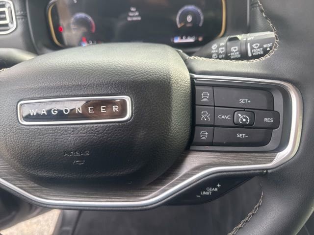 Used 2024 Jeep Wagoneer Series II AWD/4WD image 15