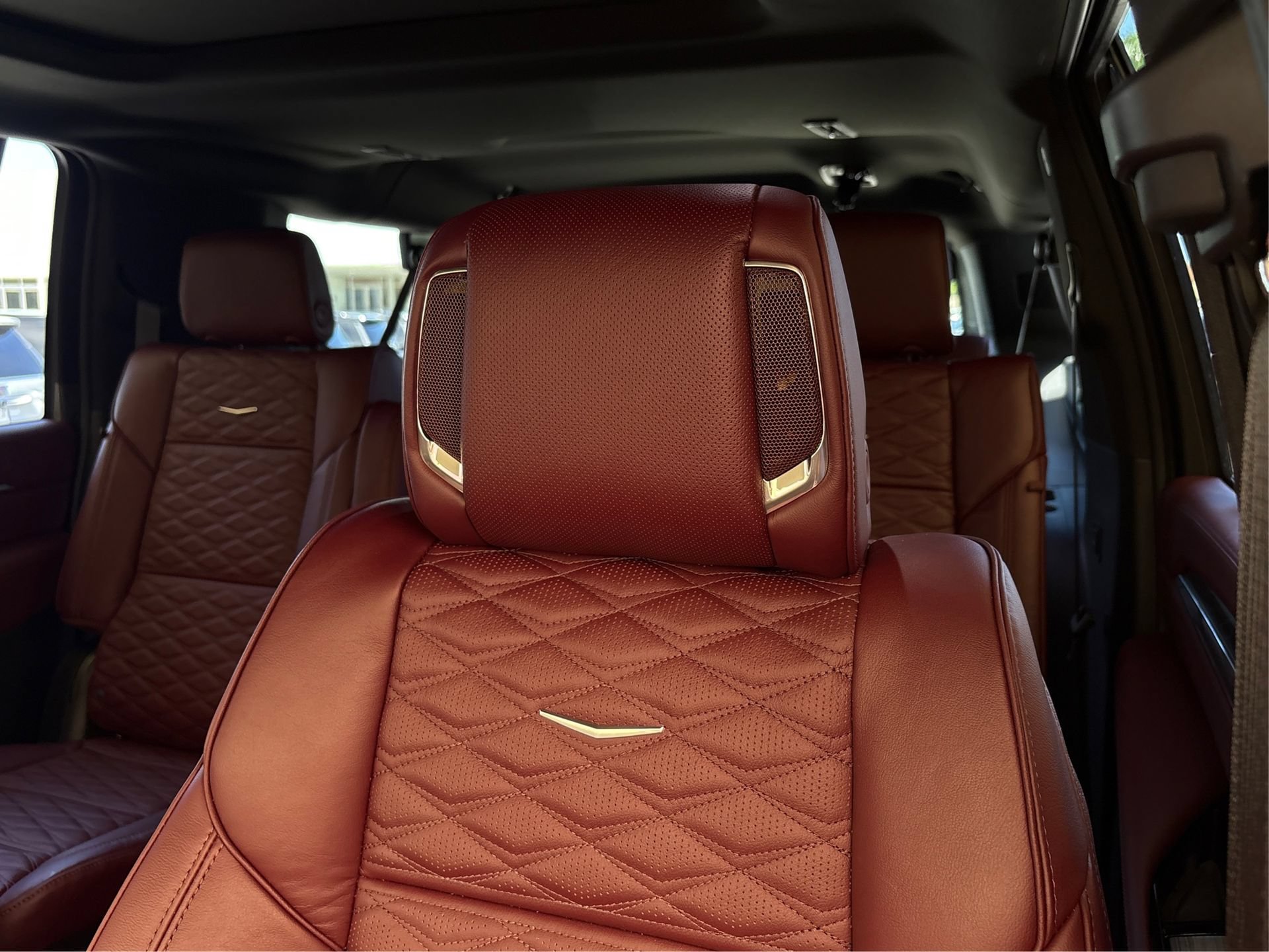 New 2026 Cadillac Escalade ESV Sport w/ LPO, ONYX Package AWD/4WD image 30