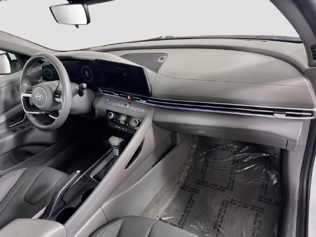 Used 2024 Hyundai Elantra SEL FWD image 27