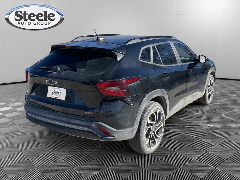 Certified 2025 Chevrolet Trax RS w/ Sunroof Package image 5