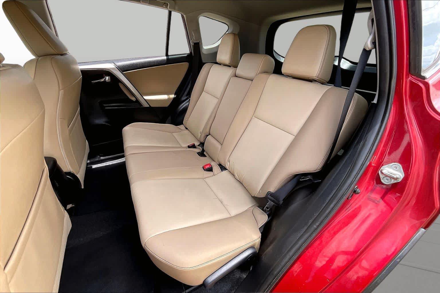 Used 2015 Toyota RAV4 Limited w/ Technology Package FWD image 21