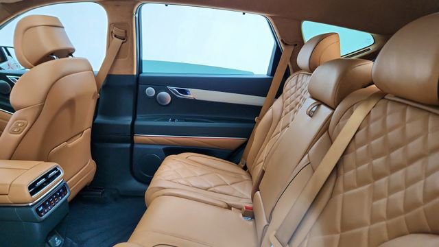 Used 2025 Genesis GV80 3.5T Prestige image 30