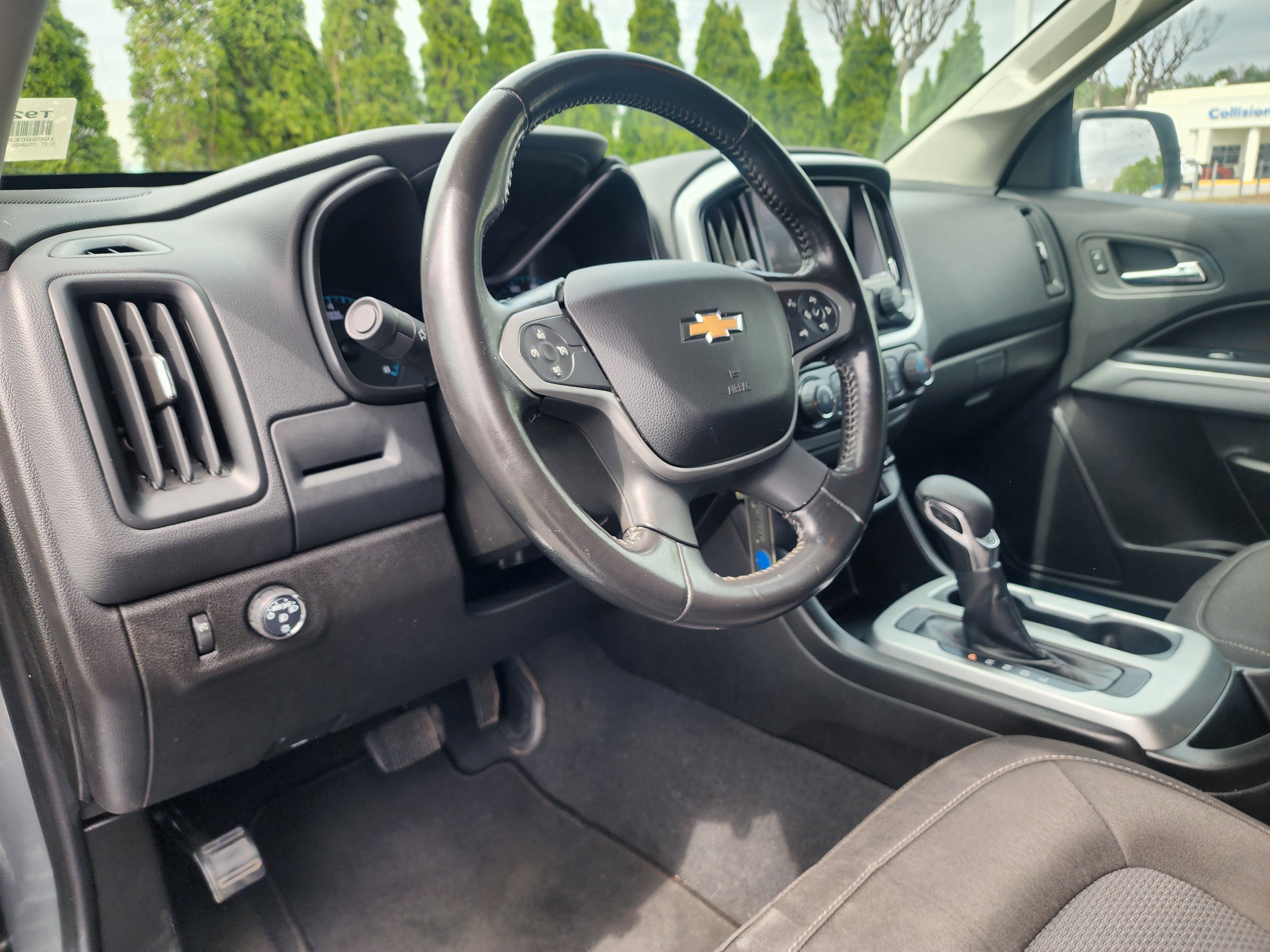 Used 2022 Chevrolet Colorado LT w/ LT Convenience Package image 23