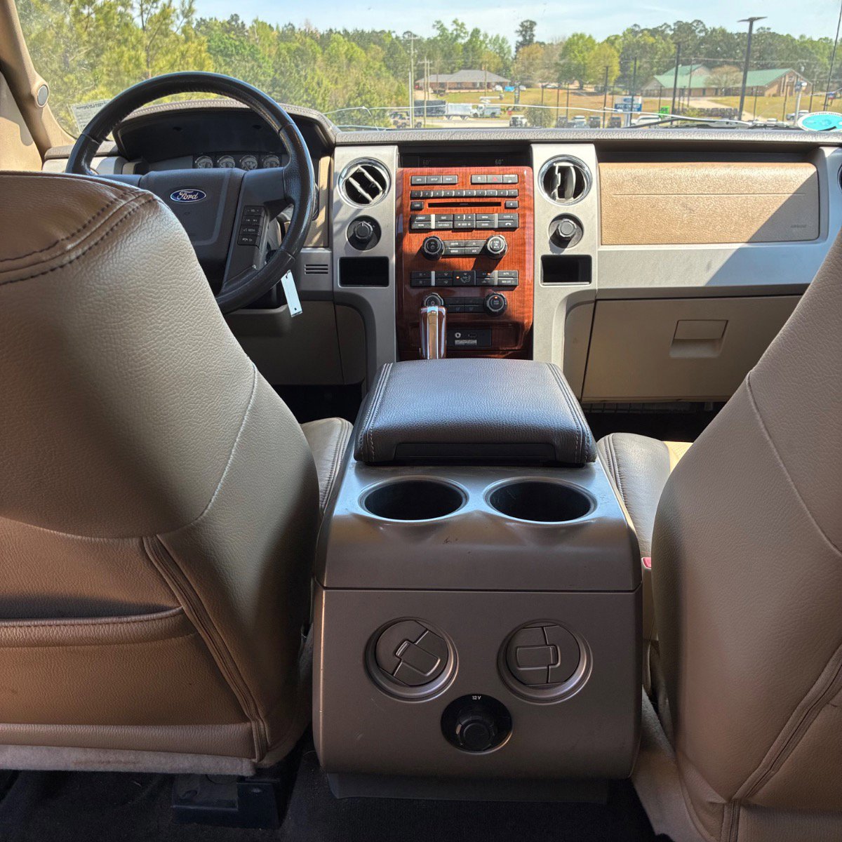 Used 2010 Ford F150 Lariat image 26