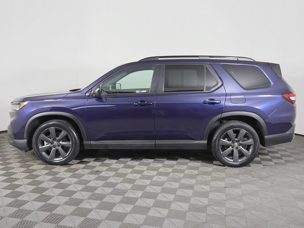 Certified 2024 Honda Pilot Sport image 16