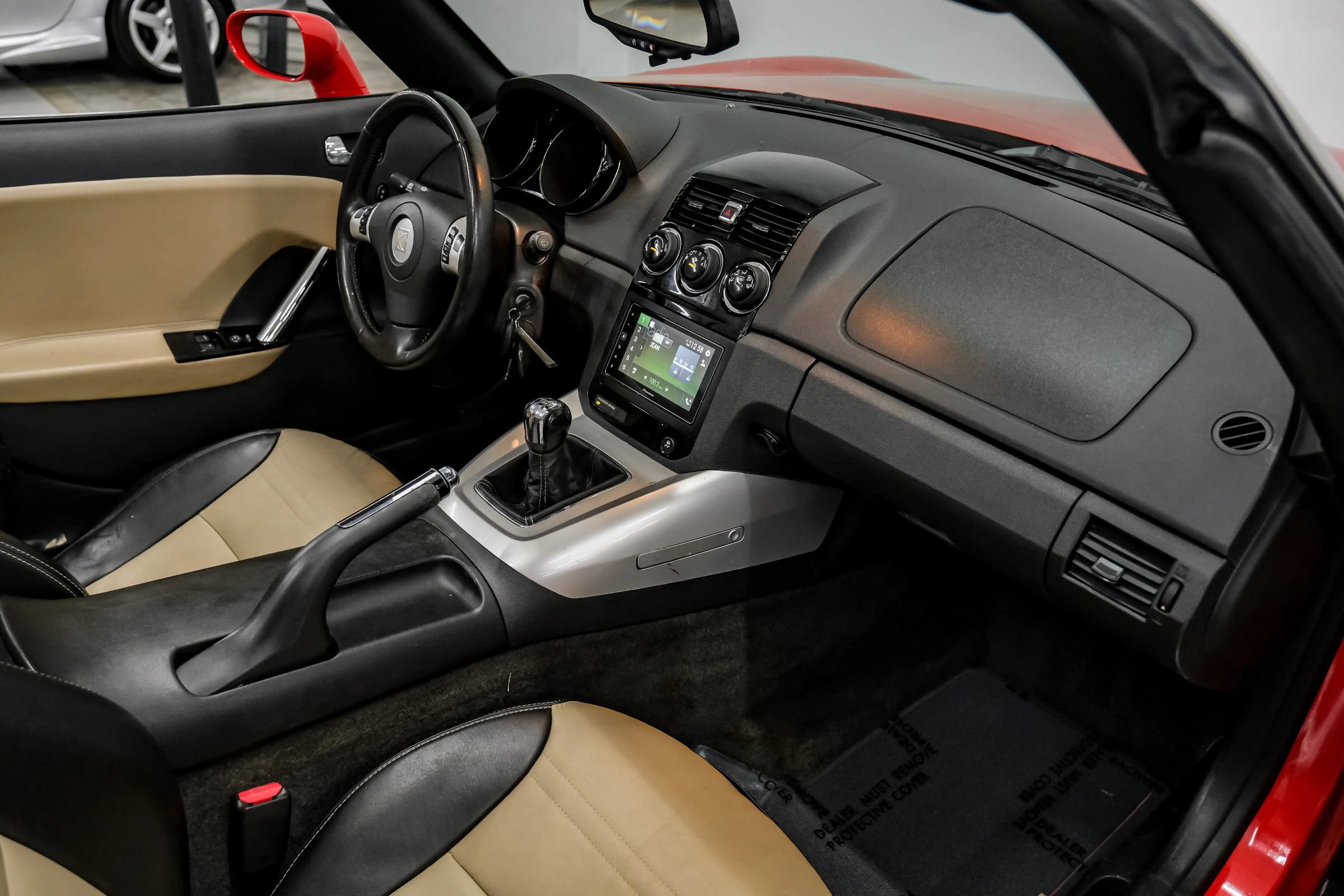 Used 2009 Saturn Sky Red Line RWD image 23
