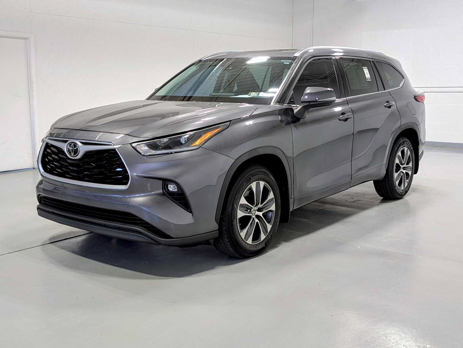 Used 2021 Toyota Highlander XLE