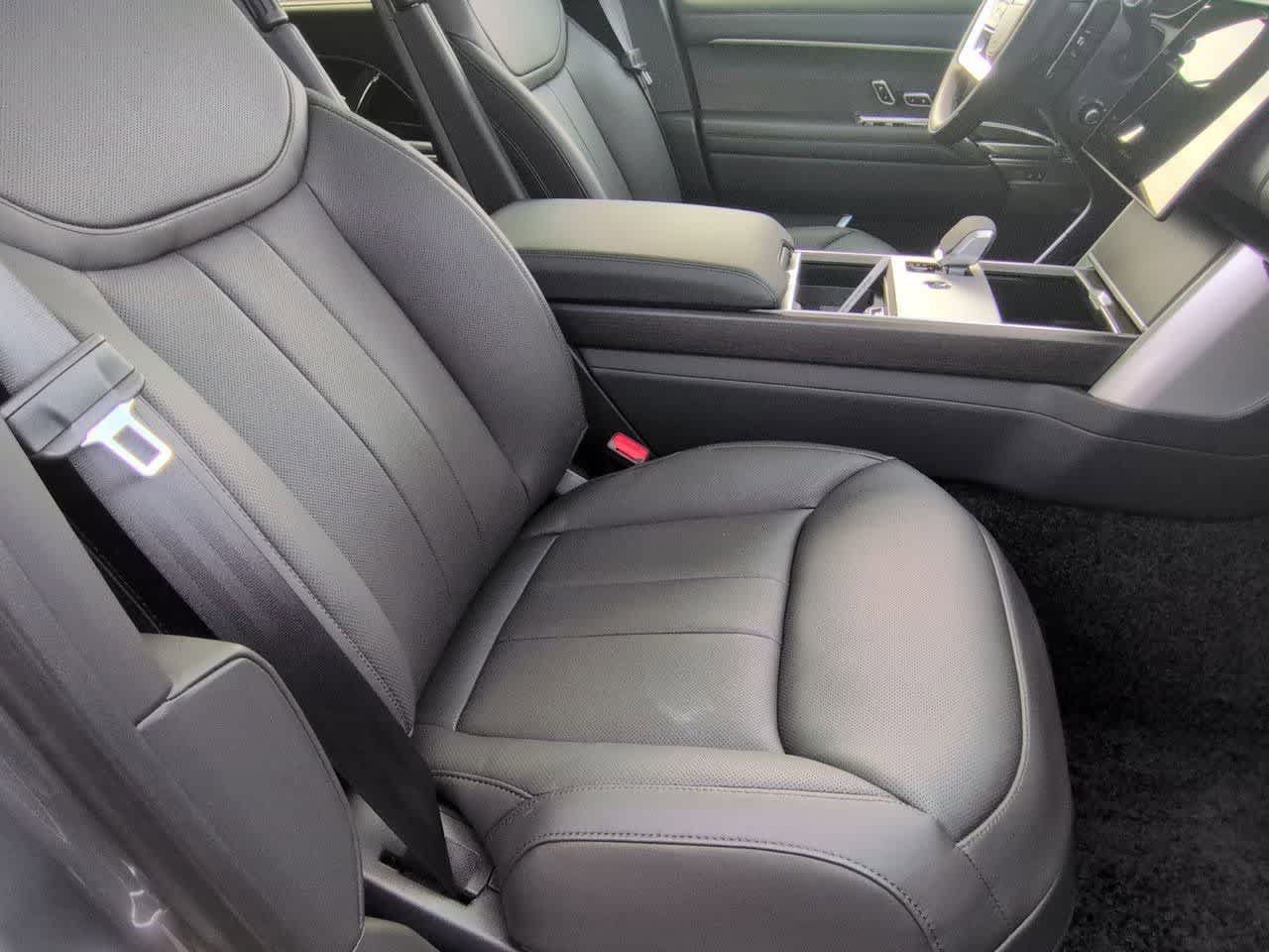 New 2026 Land Rover Range Rover Long Wheelbase SE AWD/4WD image 24