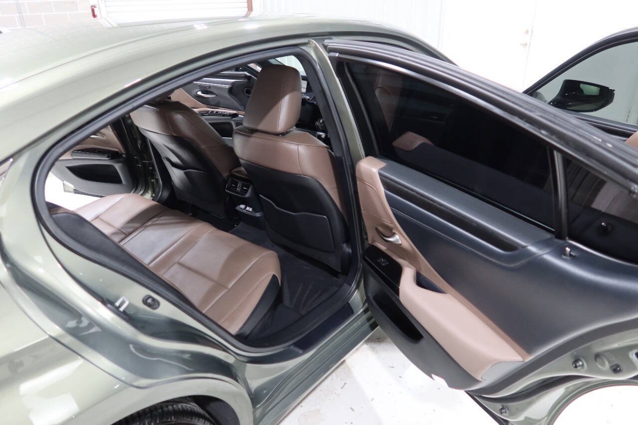 Used 2025 Lexus ES 300h w/ Premium Package FWD image 13