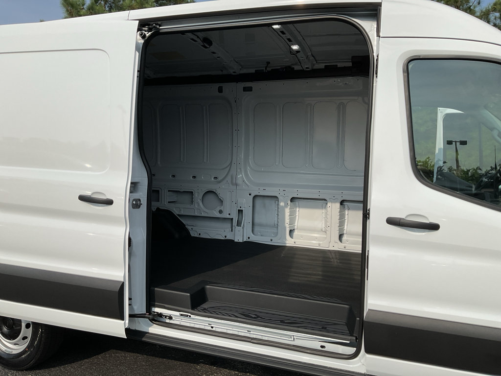 New 2027 Ford Transit 250 148 Medium Roof RWD image 15