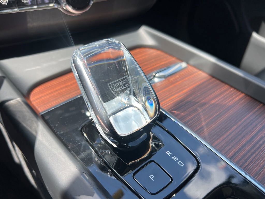 Used 2023 Volvo XC60 B5 Ultimate w/ Protection Package Premier FWD image 35