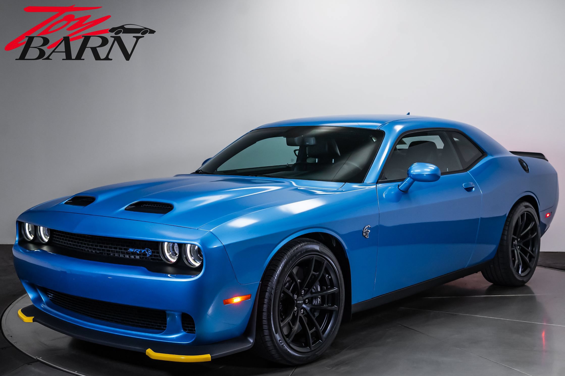 Used 2023 Dodge Challenger SRT Hellcat RWD image 1