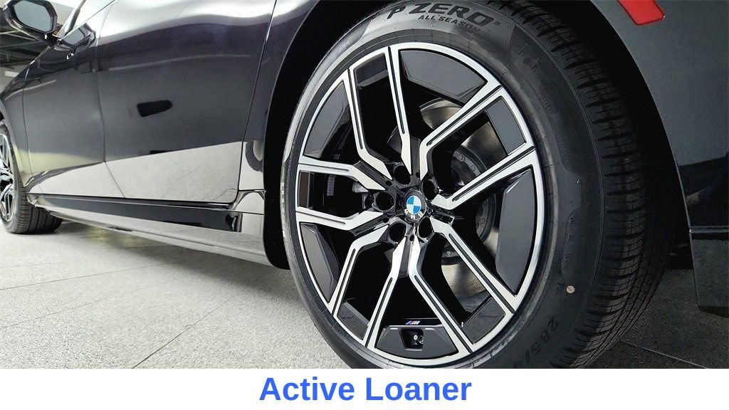 Used 2025 BMW i7 xDrive60 AWD/4WD image 13