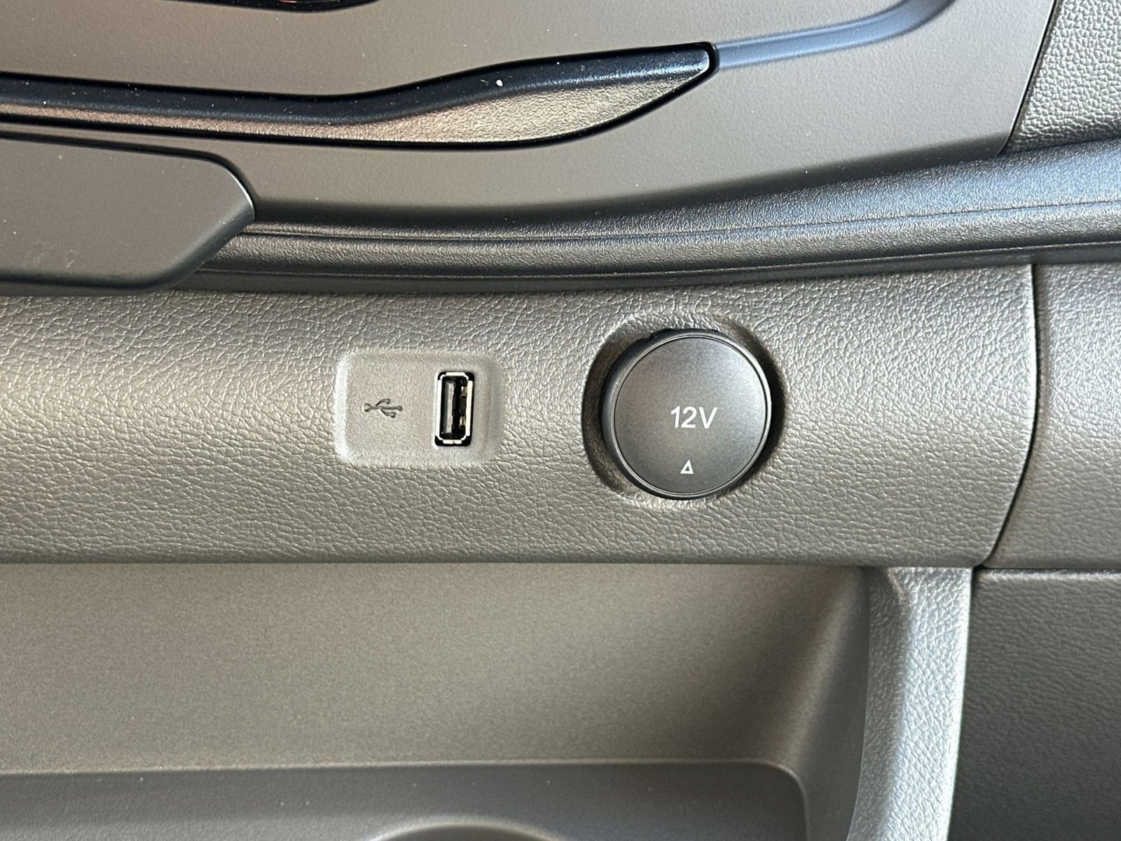 New 2026 Ford Transit 250 148 High Roof w/ Load Area Protection Package image 27