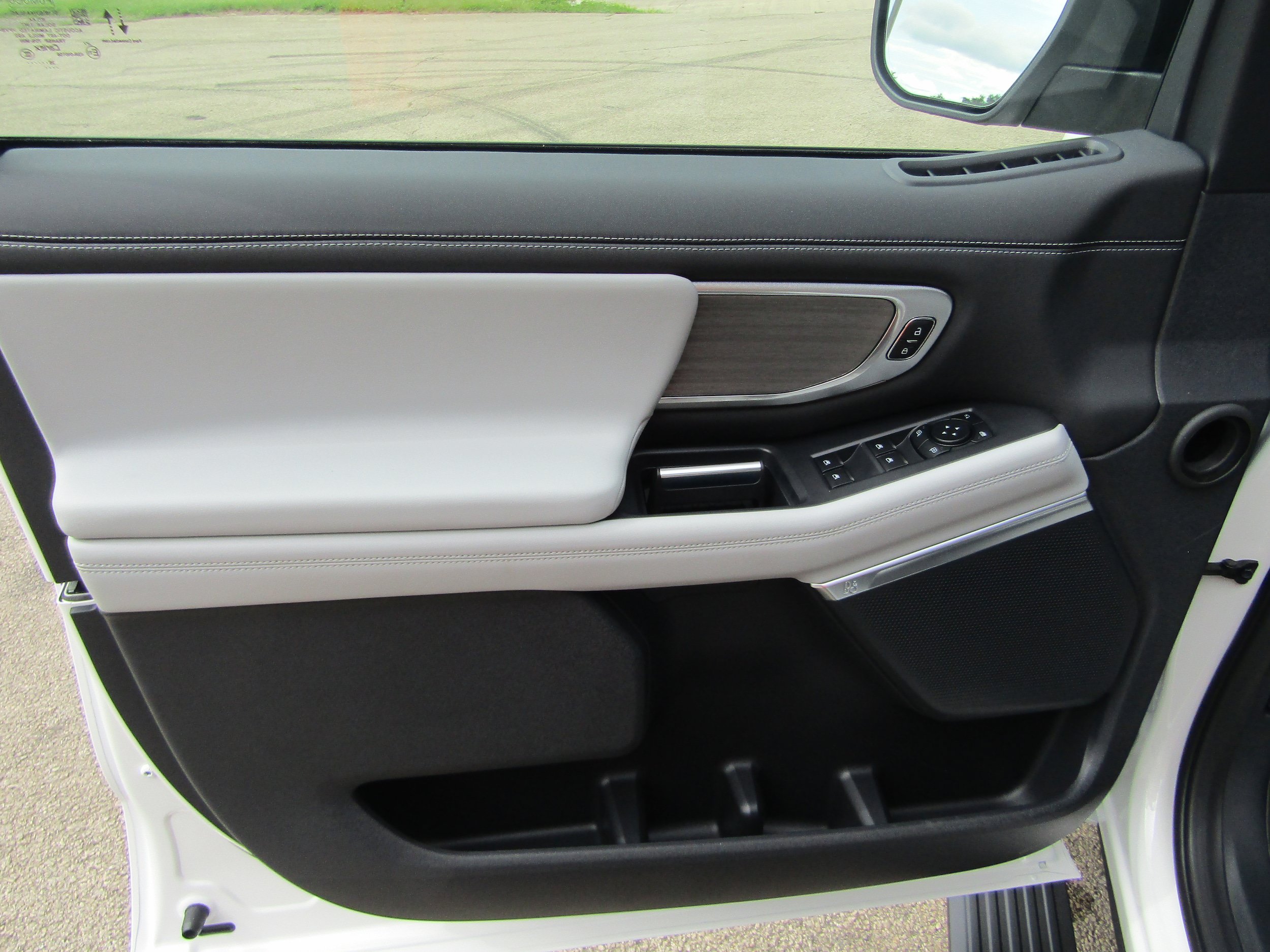 New 2027 Ford Expedition Platinum AWD/4WD image 10