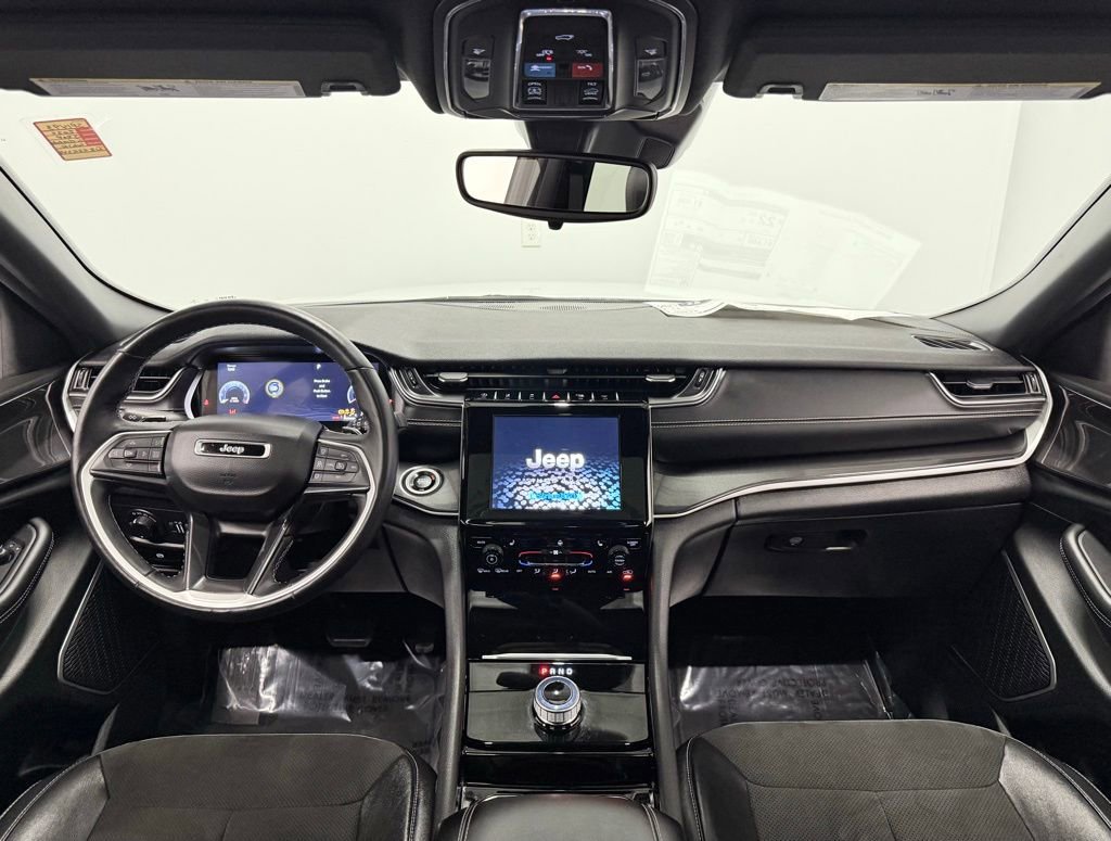 Used 2022 Jeep Grand Cherokee Altitude image 11