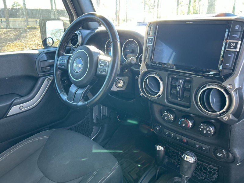 Used 2016 Jeep Wrangler Unlimited Sahara w/ Connectivity Group image 22