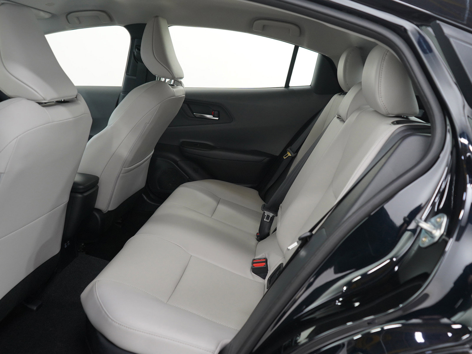 Used 2025 Toyota Prius Limited image 16