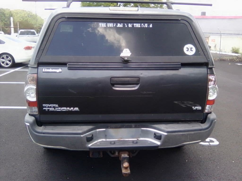 Used 2012 Toyota Tacoma 4x4 Access Cab V6 w/ TRD Off-Road Pkg image 4