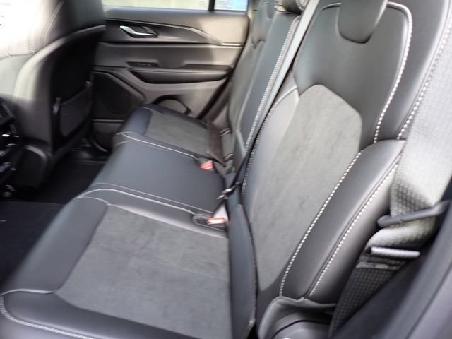 New 2025 Jeep Grand Cherokee Altitude AWD/4WD image 12