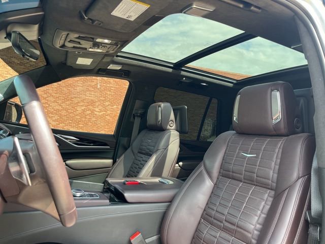 Used 2023 Cadillac Escalade V AWD/4WD image 36