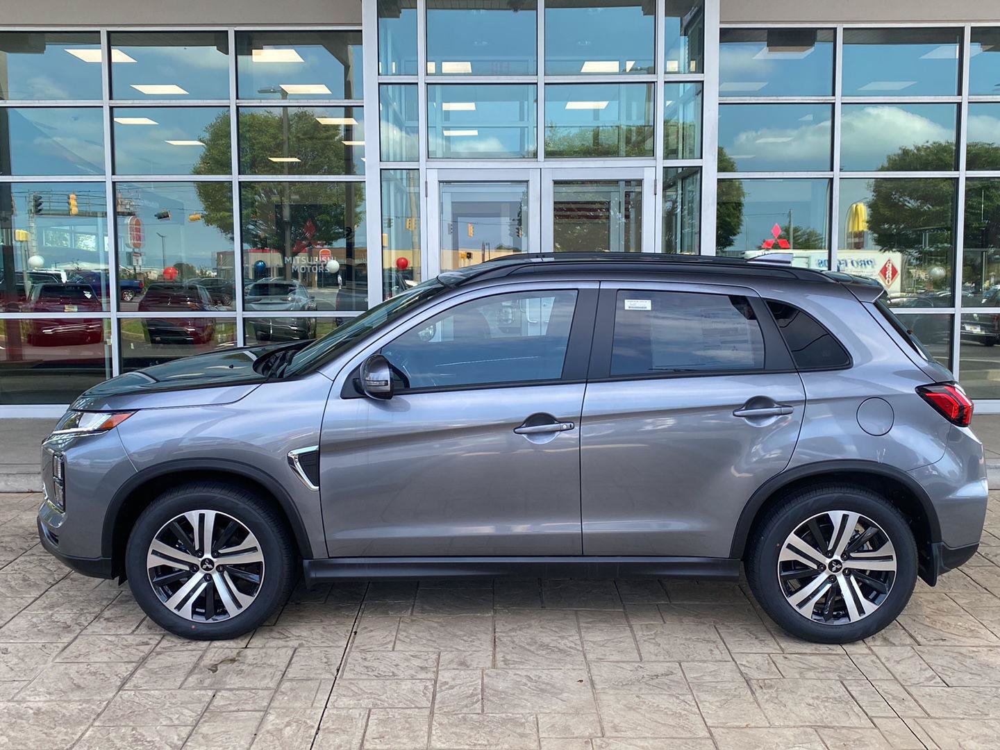 New 2027 Mitsubishi Outlander Sport SEL AWD/4WD image 4