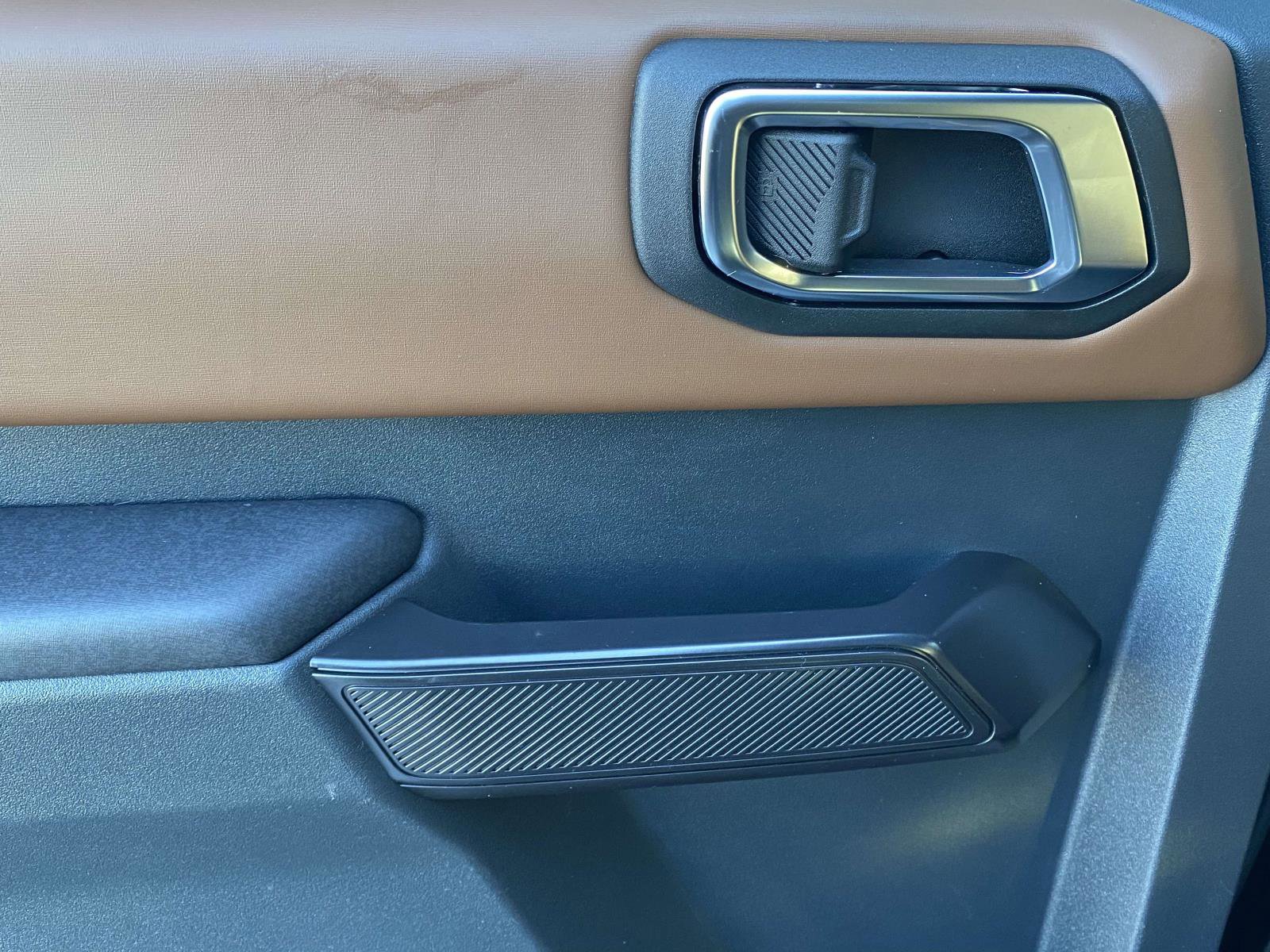 Used 2024 Ford Bronco Outer Banks image 13