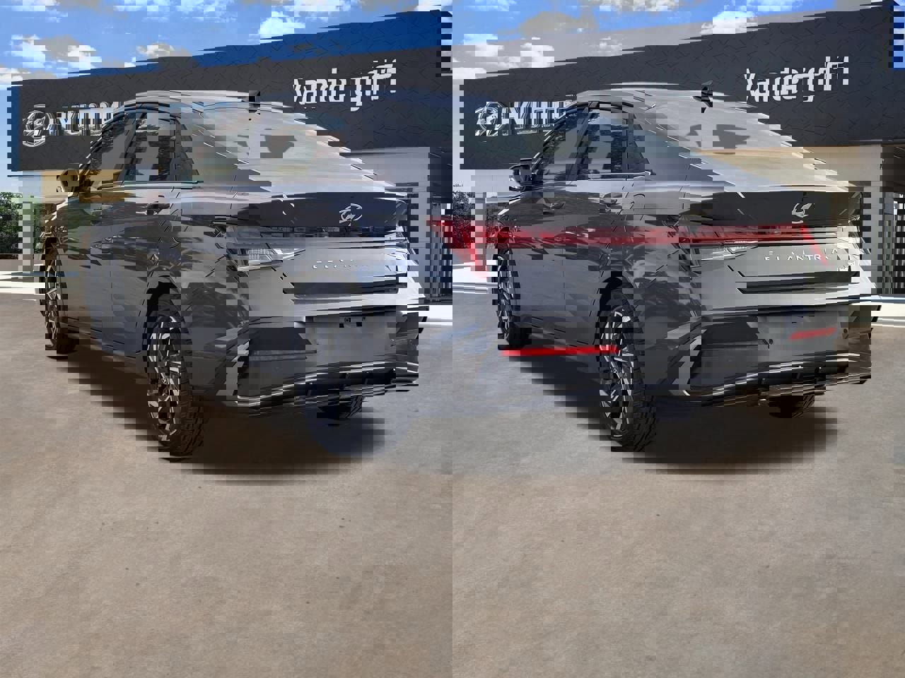 Certified 2024 Hyundai Elantra Limited image 12