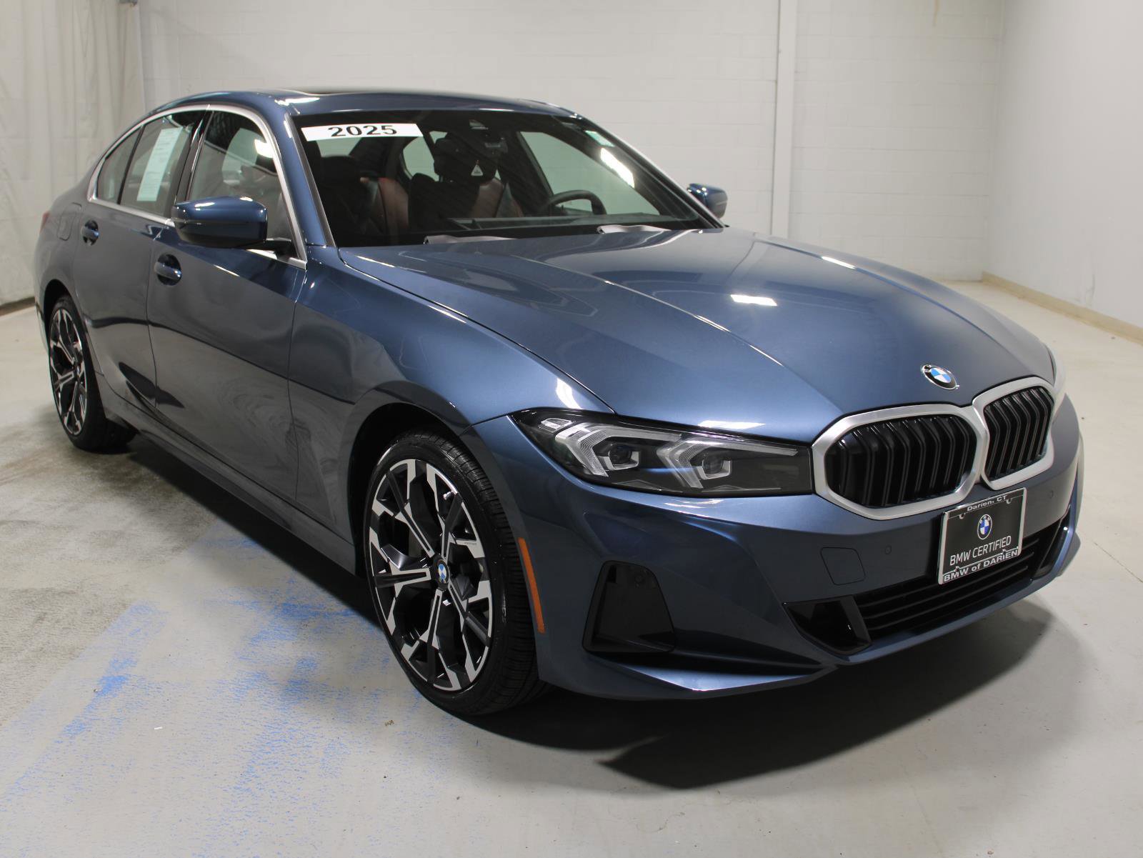 Certified 2025 BMW 330i xDrive Sedan w/ Premium Package image 1