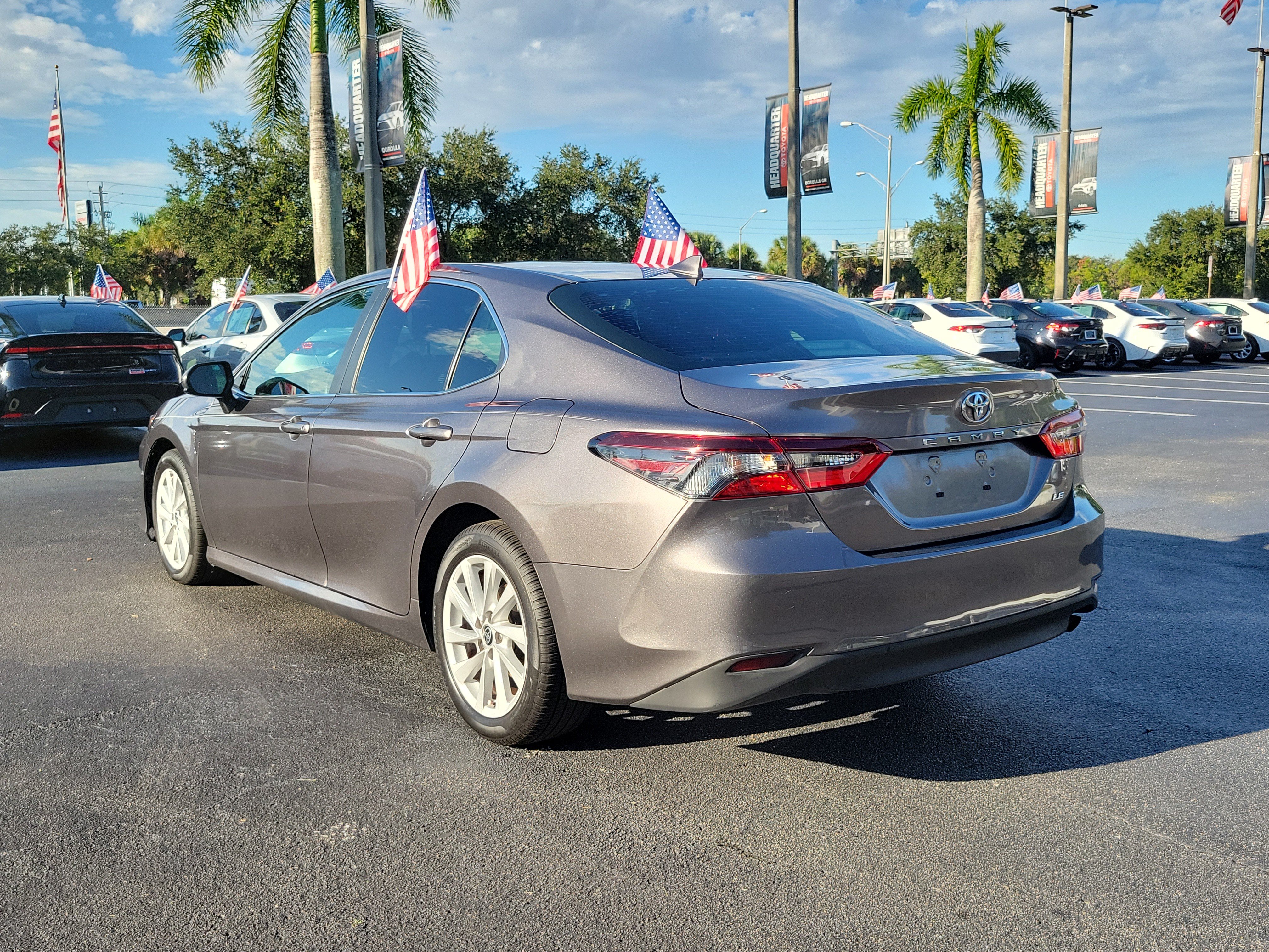 Used 2022 Toyota Camry LE FWD image 8