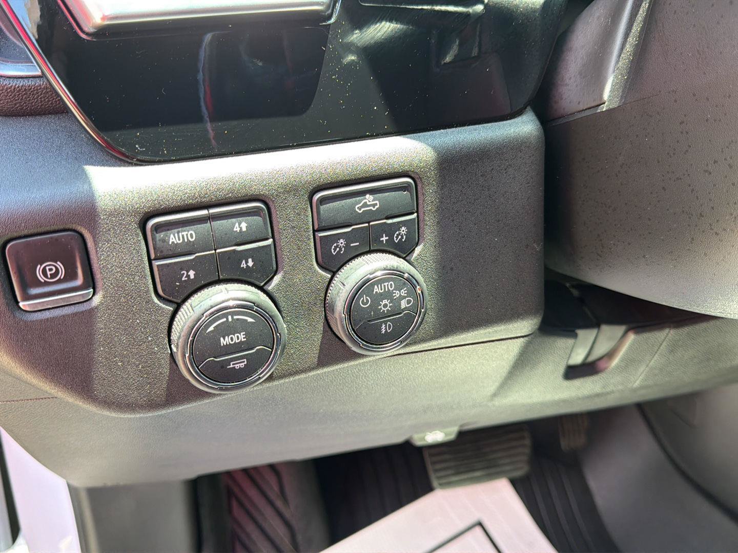 Used 2022 Chevrolet Silverado 1500 RST AWD/4WD image 17