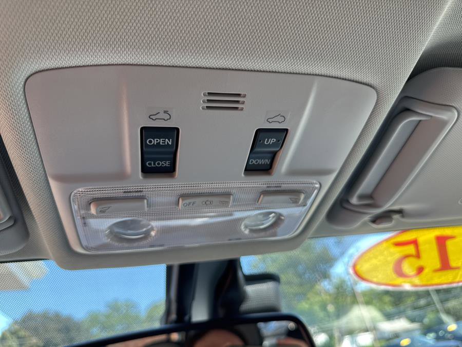 Used 2015 Toyota RAV4 Limited image 32